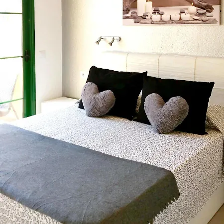 With One Bedroom In Castillo With Shared Pool Furnished Terrace And Wifi 100 M From The Beach Apartment Caleta De Fuste