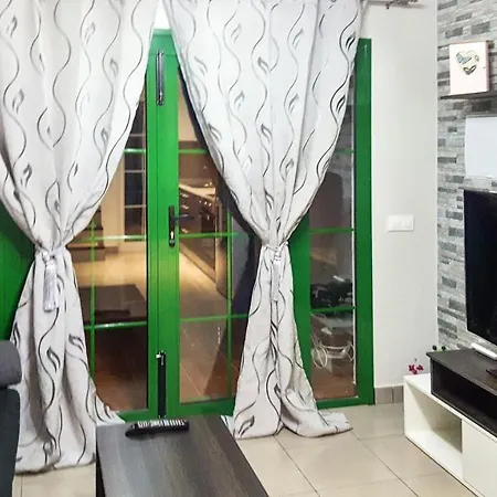 With One Bedroom In Castillo With Shared Pool Furnished Terrace And Wifi 100 M From The Beach Apartment *
