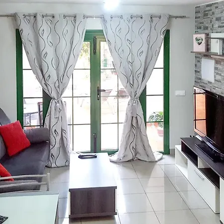 With One Bedroom In Castillo With Shared Pool Furnished Terrace And Wifi 100 M From The Beach Apartment *