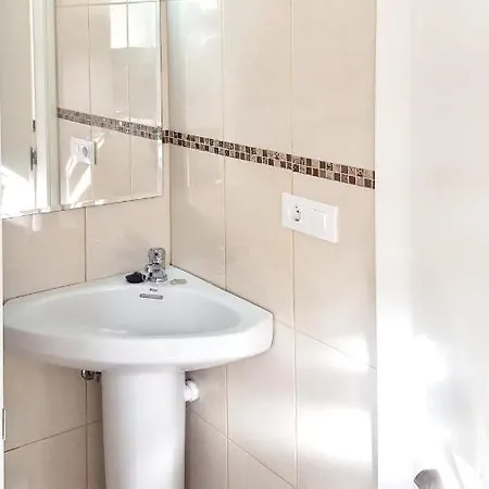 With One Bedroom In Castillo With Shared Pool Furnished Terrace And Wifi 100 M From The Beach Caleta De Fuste