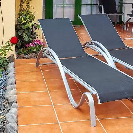 With One Bedroom In Castillo With Shared Pool Furnished Terrace And Wifi 100 M From The Beach * Caleta De Fuste