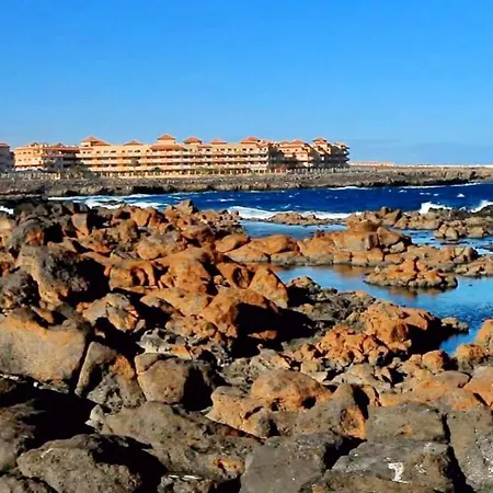 With One Bedroom In Castillo With Shared Pool Furnished Terrace And Wifi 100 M From The Beach Apartment Caleta De Fuste