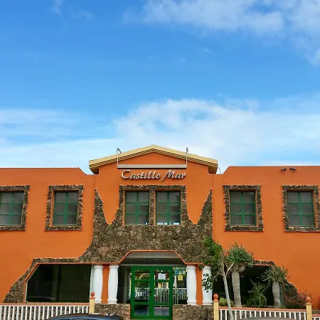 With One Bedroom In Castillo With Shared Pool Furnished Terrace And Wifi 100 M From The Beach Apartment *